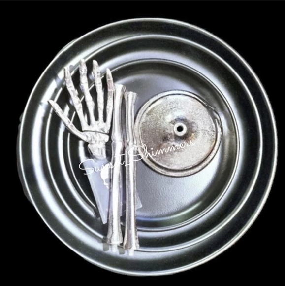 HALLOWEEN Metal Skeleton Hand 3 Tier Footed Serving Stand Appetizer Dessert Tray - Picture 10 of 12